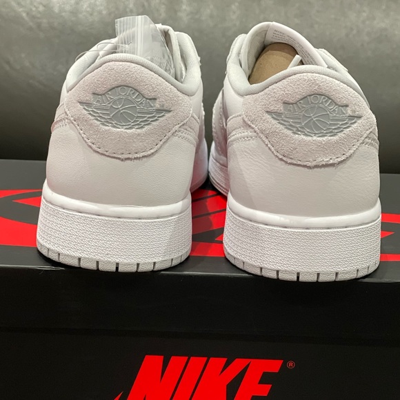 AIR JORDAN 1 LOW (GS) - PARTICLE GREY/WHITE - Picture 3 of 7